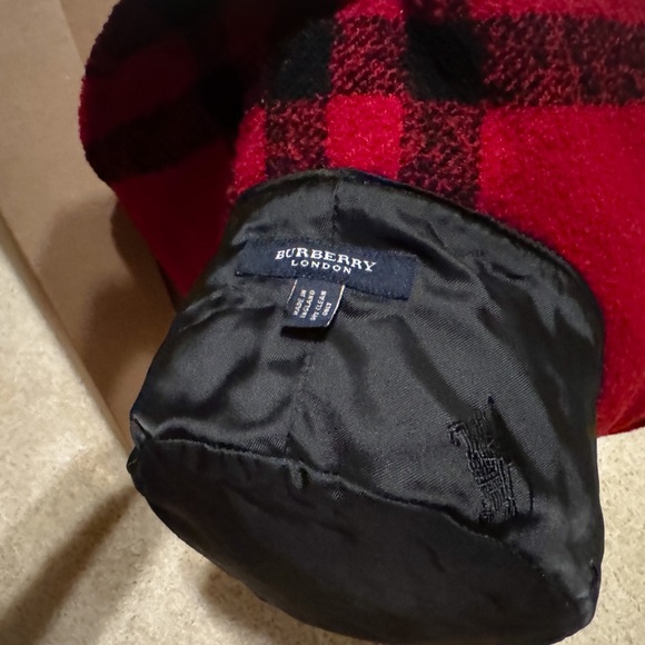 Burberry Bucket Hat - Picture 3 of 3